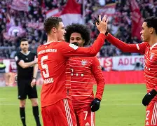 模拟器试玩-法甲赛程吃紧；拜仁慕尼黑关键时刻防线松动；引发热议；临场指挥获称赞的简单介绍