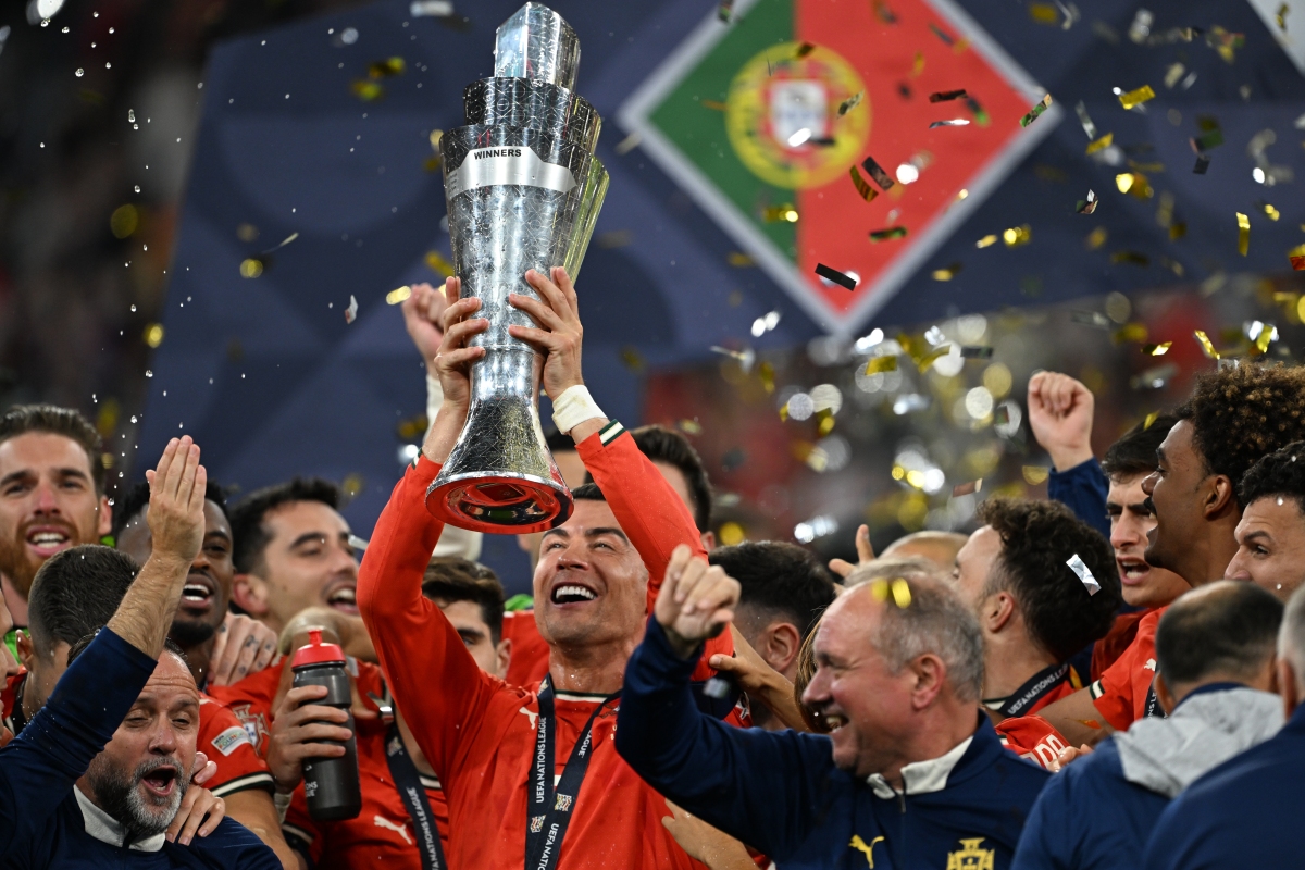 详细阅读:开云体育-包含欧联倒计时,罗马冲刺阶段绝杀压哨,细节引发关注,震撼外界,阵容厚度经受考验的词条 开云体育-包含欧联倒计时,罗马冲刺阶段绝杀压哨,细节引发关注,震撼外界,阵容厚度经受考验的词条